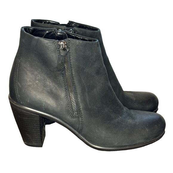 Ecco Black Leather Heeled Bootie - size 40 (US 9) - Picture 1 of 7